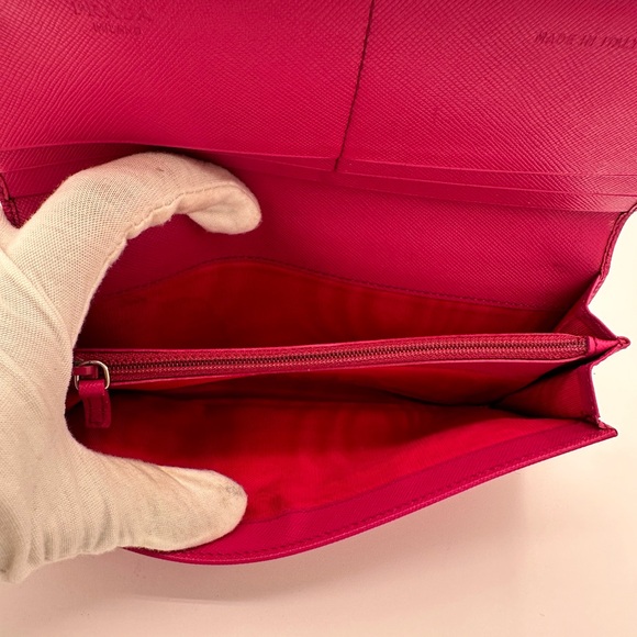 Prada Wallet - Picture 8 of 15